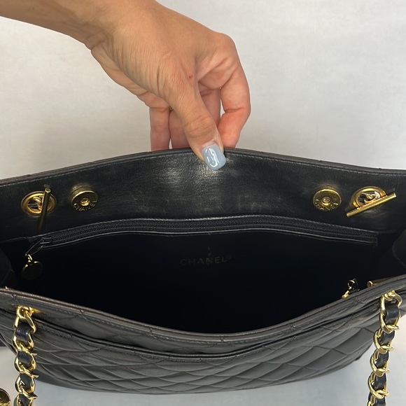 SOLD! Chanel Quilted Lambskin CC Tote - Picture 16 of 16